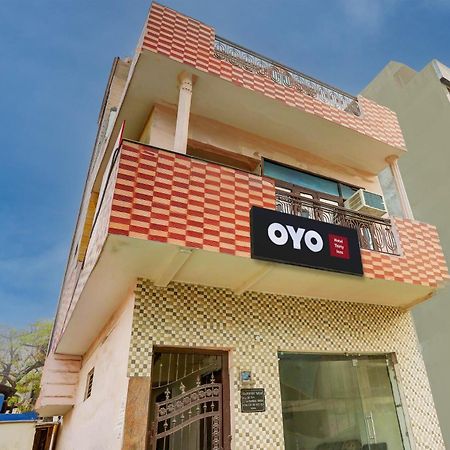 Hotel O Thirty Inns Noida Buitenkant foto