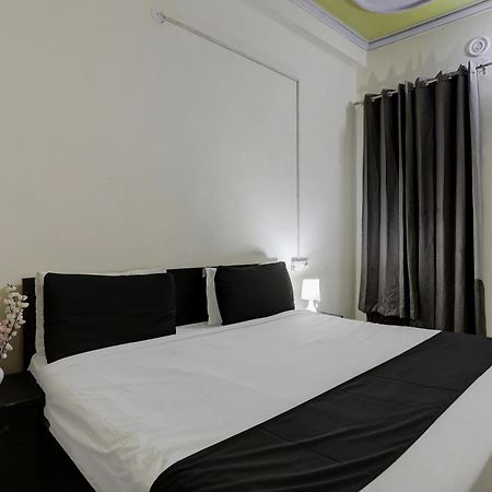 Hotel O Thirty Inns Noida Buitenkant foto