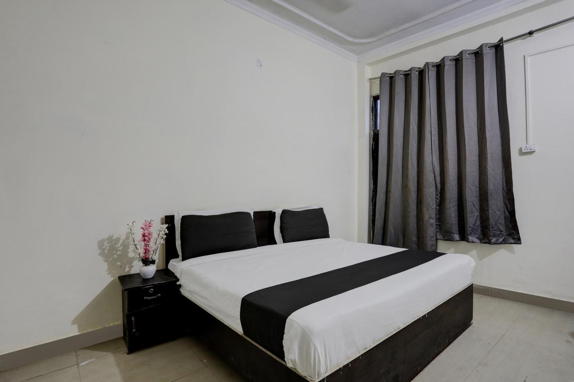 Hotel O Thirty Inns Noida Buitenkant foto
