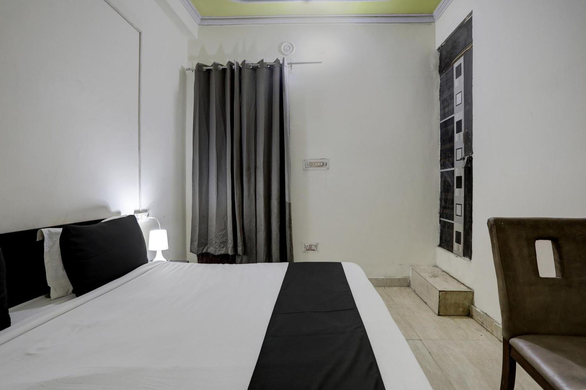 Hotel O Thirty Inns Noida Buitenkant foto
