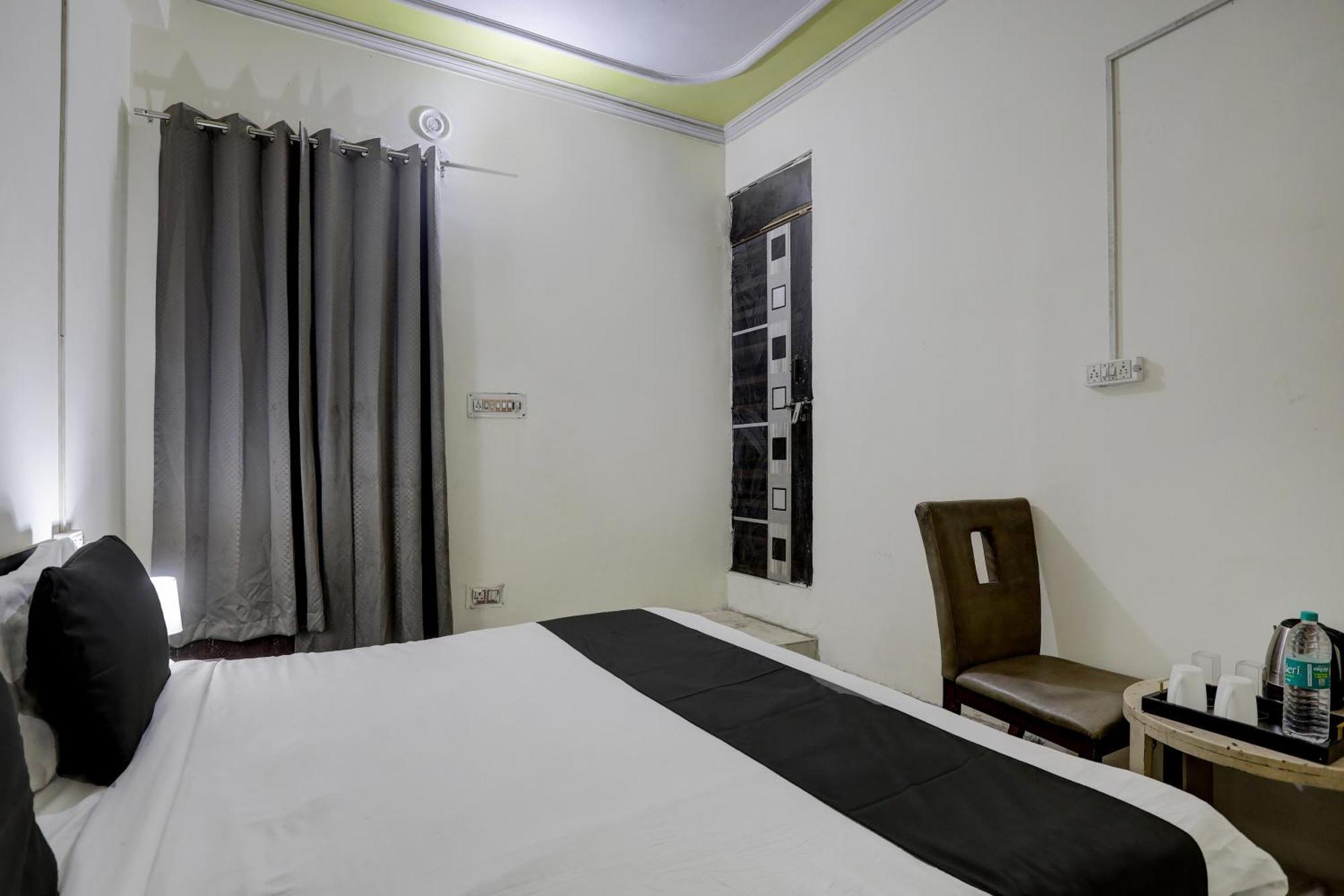 Hotel O Thirty Inns Noida Buitenkant foto