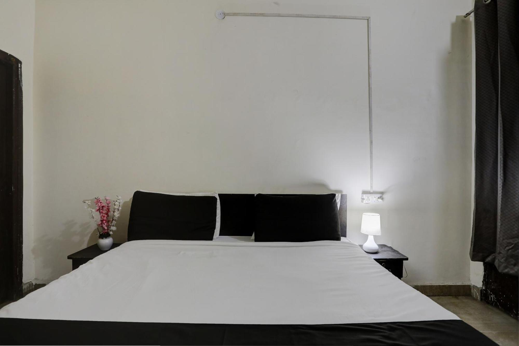Hotel O Thirty Inns Noida Buitenkant foto