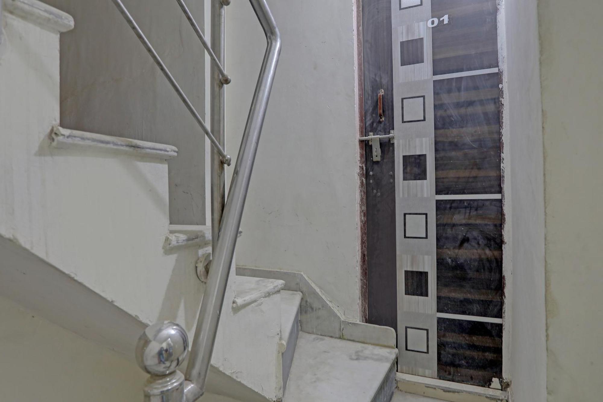 Hotel O Thirty Inns Noida Buitenkant foto
